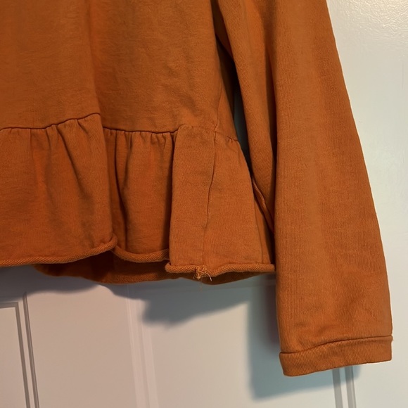 Crew - Picture 2 of 4